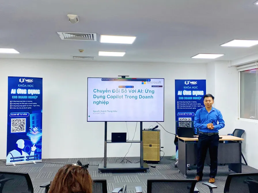 KHÓA HỌC AI ỨNG DỤNG CHO DOANH NGHIỆP CÙNG WEDC & MICROSOFT